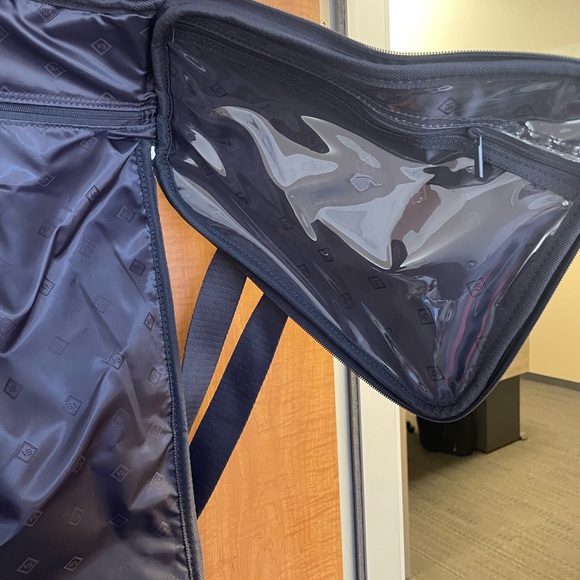 Floral Travel Bag Set, Vera Bradley, lay flat duffle and hanging garment bag - Picture 8 of 12